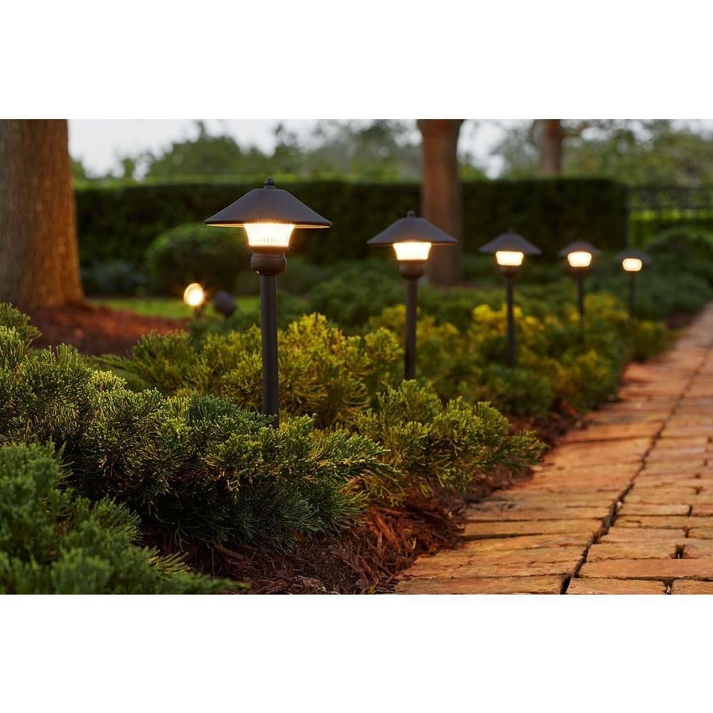 Low-Voltage LED Bronze Outdoor Light Kit (8-Pack)