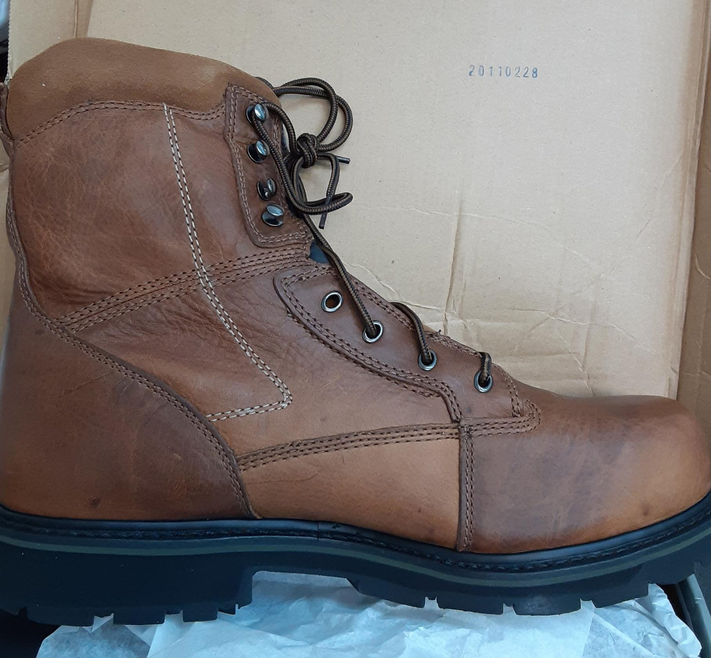 Hytest 8" Welt Steel Toe, EH, Tan, K14262, Size 14 Medium, Mens Open box