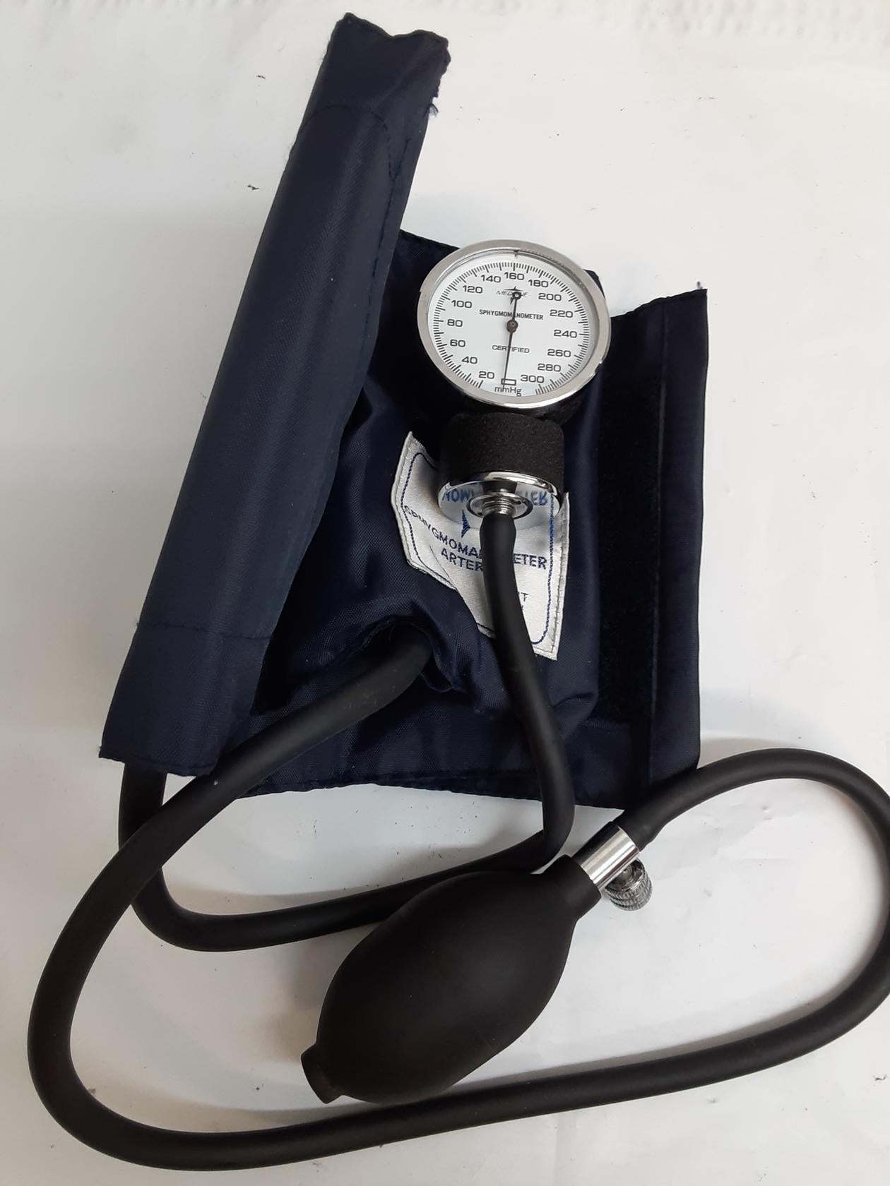 Medline Sphygmomanometer  - P008 - Artery