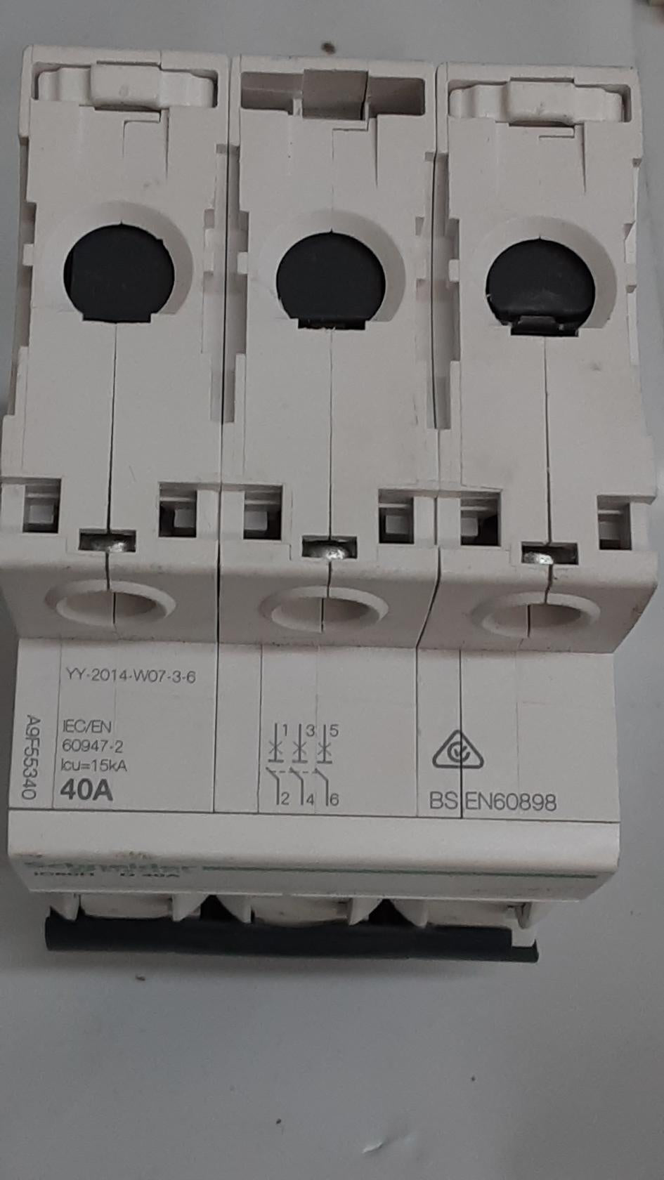 Schneider Electric D40 415V-10000A, Merlin Gerin IC60H D40A